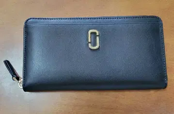 마크제이콥스 블랙 컬러 장지갑