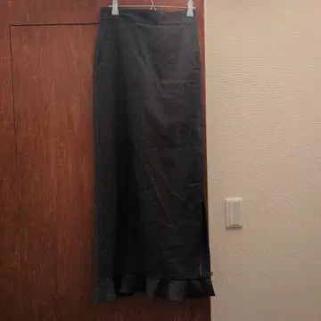 H beauty&youth 스트라이프 타이트 스커트