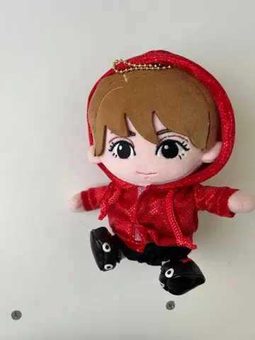 빨간색 후드 부착 인형 마스코트 이노우에 미즈키