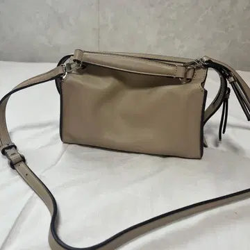 Mila Owen 베이지 숄더백