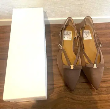 25AW 에마 프랜시스 Emma Francis 새틴 사이드 스트랩 펌프스