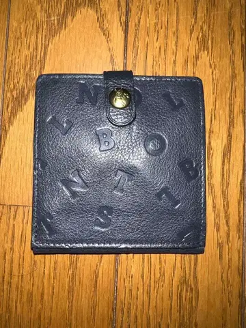 일비종떼 IL BISONTE 네이비 접이식 지갑 엠보 동전 지갑