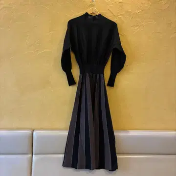 [ 새상품급 ] 라그나문 니트 원피스 긴팔 스트라이프 블랙