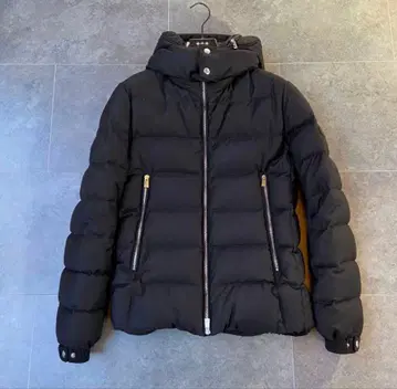 TATRAS 다크 브라운 다운 자켓 정가: 236,500엔