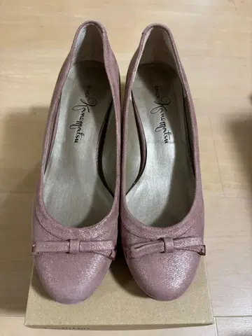 긴자 카네마츠 23.5 펌프스