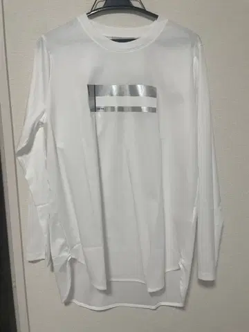 ICB 화이트 긴팔 T셔츠