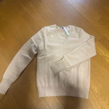 UNIQLO 베이지 V넥 스웨터 M 사이즈