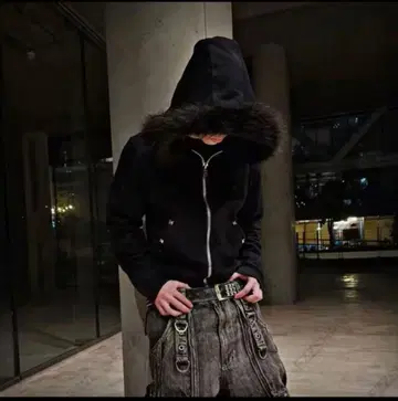 Y2K 퍼 후드 블랙 후드티