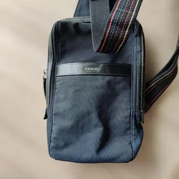 인기 폴스미스 바디백 멀티 스트라이프 실버 로고 네이비