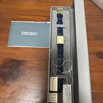 SEIKO SSHE004 네이비 가죽 손목시계