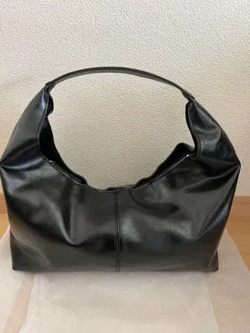 새상품급 ZARA 숄더백 y2k 블랙