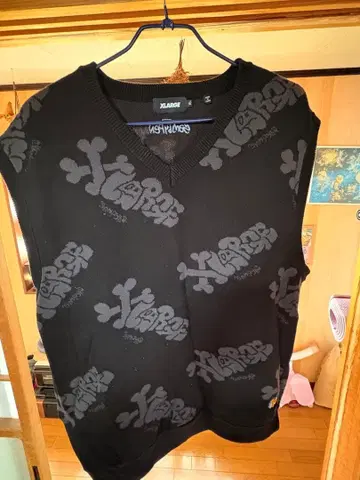 XLARGE SAMBYPEN 콜라보 니트 베스트 한국 패션 아트