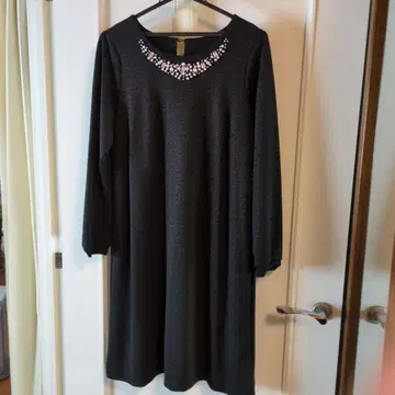 비쥬 장식 블랙 롱 원피스