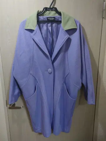 따뜻한 미들 기장 라벤더 컬러 코트 F 사이즈