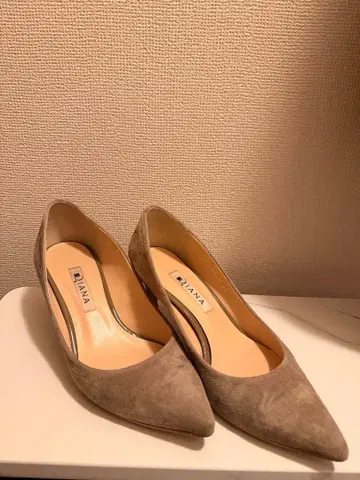 다이애나 그레이스 스웨이드 하이힐 펌프스