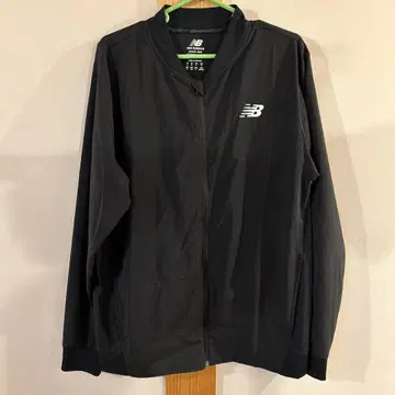 New Balance 나일론 자켓 M 블랙