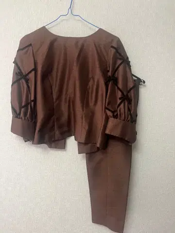 브라운 팬츠 셋업 리본 포함