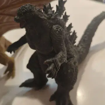 고질라와 킹기도라 피규어 세트