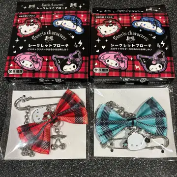 산리오 체크 무늬 리본 브로치 2개 세트