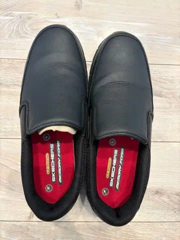 SKECHERS 블랙 슬립온