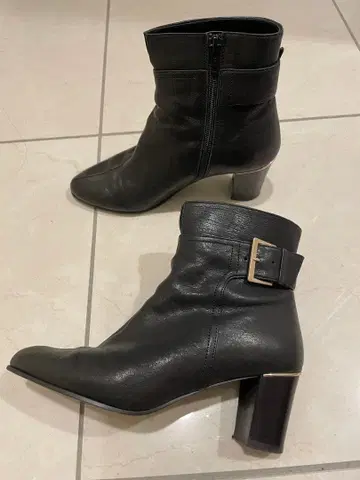 [ 새상품급 ] EIZO Vue 사이드 지퍼 블랙 가죽 숏부츠 23cm