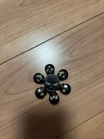 FIDGETS 스컬 디자인 꽃 모양 완구