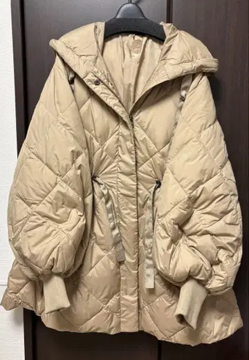 RUIRUE BOUTIQUE 파이버 라이트 써모 볼륨 슬리브 코트