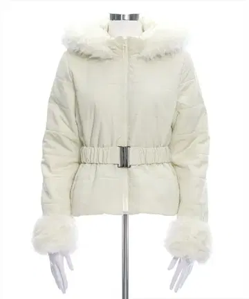 립 서비스, 리엔다, 리젝시, 미아, 로얄 파티, 자라