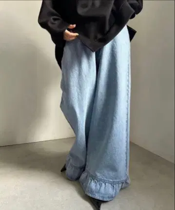 [컨디션 최상] Ameri 러플 헴 데님 팬츠