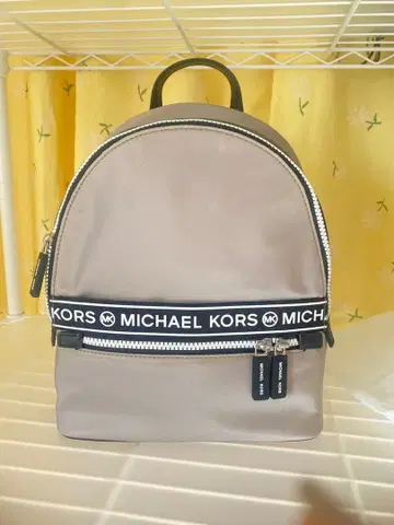 MICHAEL KORS 그레이 백팩
