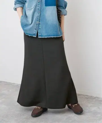 Spick and Span 저리 플레어 스커트 블랙