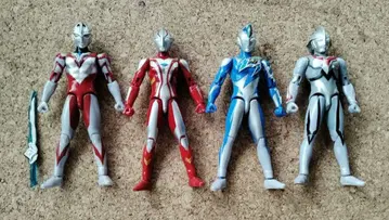 울트라 액션 피규어 4체 세트