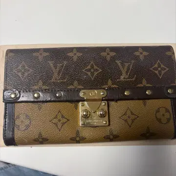 모노그램 패턴 장지갑