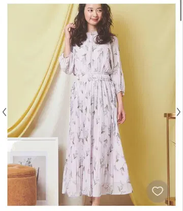 노엘라 은방울꽃 프린트 플리츠 원피스