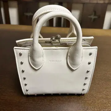 MOUSSY 숄더백 화이트 스터드