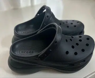 Crocs 블랙 클로그 샌들