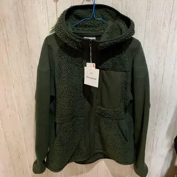 [미사용 새상품] UNIQLO 화이트 마운티니어링 플리스 후드티 M