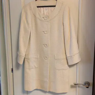 아이보리 트위드풍 코트 7부 소매