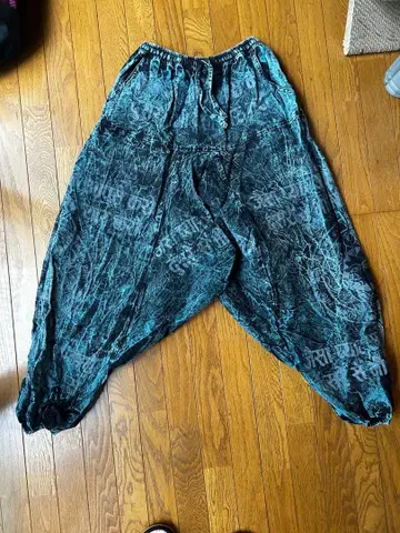 파랑과 검정의 그라데이션 사루엘 팬츠