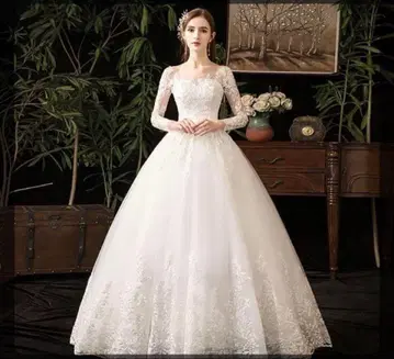 화이트 레이스 자수 웨딩 드레스