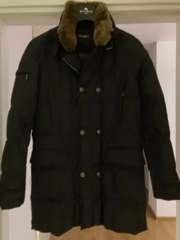 무레르 블랙 버튼 다운 퍼 자켓