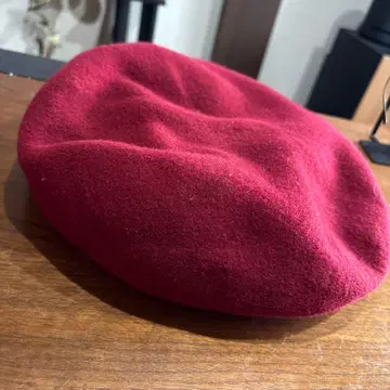 빨간색 울 베레모