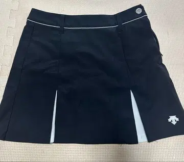 DESCENTE 여성용 골프 스커트 블랙