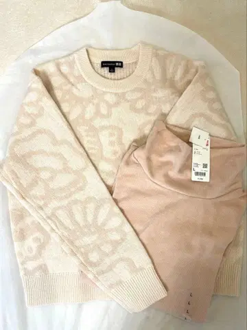 미사용 새상품 유니클로 스웨터 2장 세트