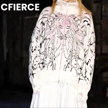 cfierce 지퍼 니트 스웨터 NewJeans 착용