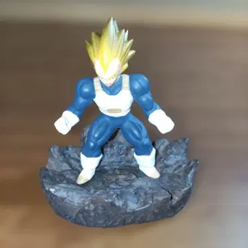 드래곤볼 베지터 (금발 버전) 피규어