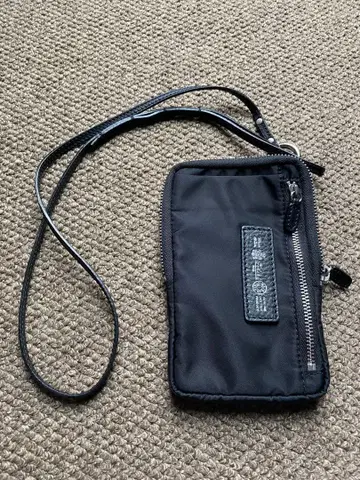 [컨디션 최상] 페리지 지갑 넥 월렛 블랙