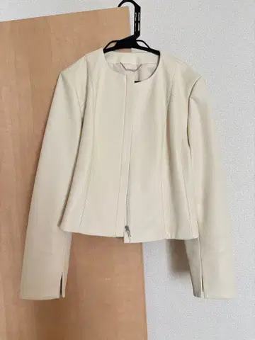 CELFORD 가죽 자켓 38 아이보리 가격 인하 가능