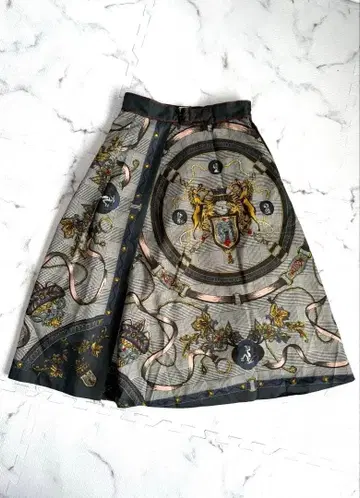 플레어 스커트 스카프 패턴 실크 터치 일본제