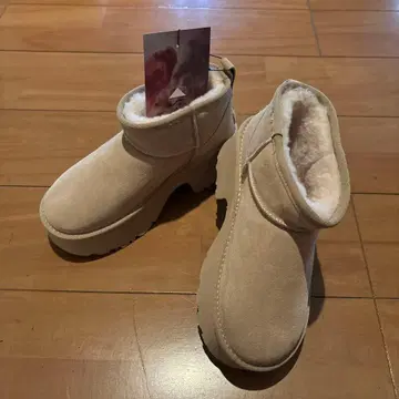 ABITOKYO 베이지 스웨이드 숏부츠 퍼 내부